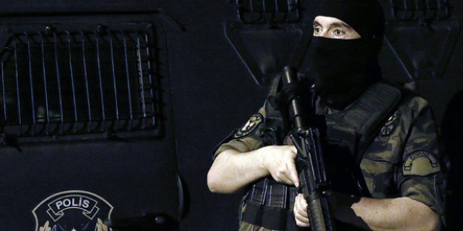 İstanbul'daki terör operasyonunda 19 kişi sınır dışı edildi