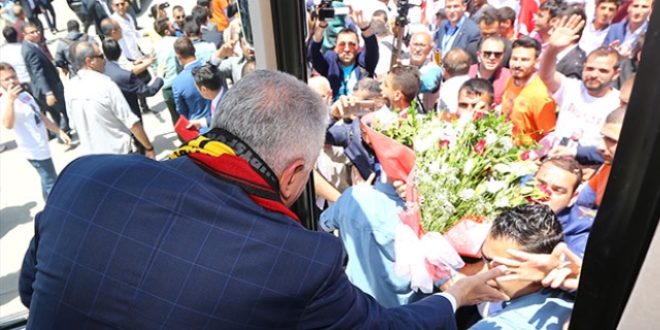 Ba�bakan Y�ld�r�m, memleketi Erzincan'a geldi