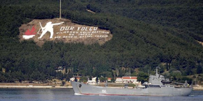 Rus gemisi �anakkale Bo�az�'ndan ge�ti
