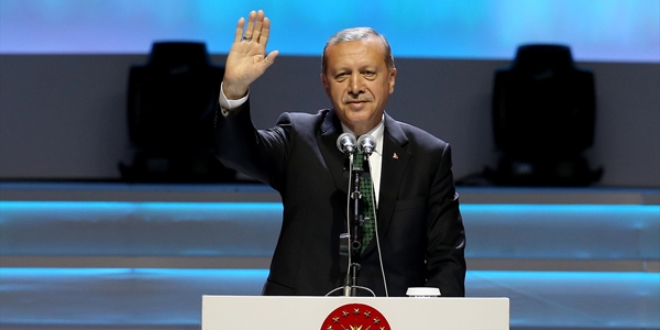 Erdoğan: Ben hayatta el öptürmem