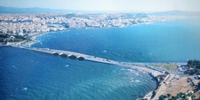 Ayval�k- Laleli Adas� K�pr�s�'n�n temeli at�ld�