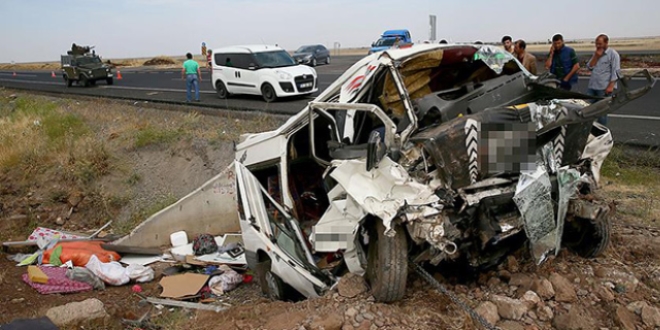Diyarbakır Şanlıurfa yolunda kaza: 6 ölü