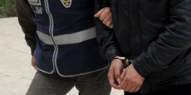 DBP'li iki il�e e� ba�kan� tutukland�