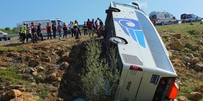 Yozgat'ta yolcu otobs devrildi: 3 l, 15 yaral