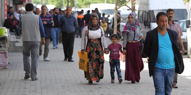 Yüksekova'ya bir haftada 30 bin kişi döndü