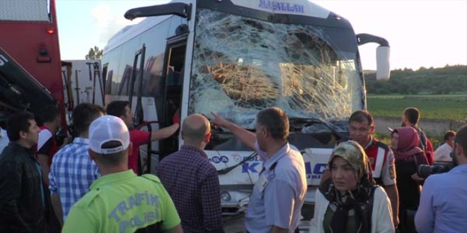 Bolu'da trafik kazası: 23 yaralı