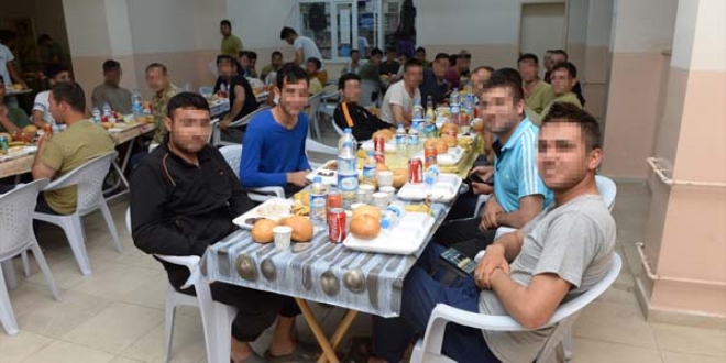 Şırnak'ta güvenlik güçleri ilk iftarı yaptı