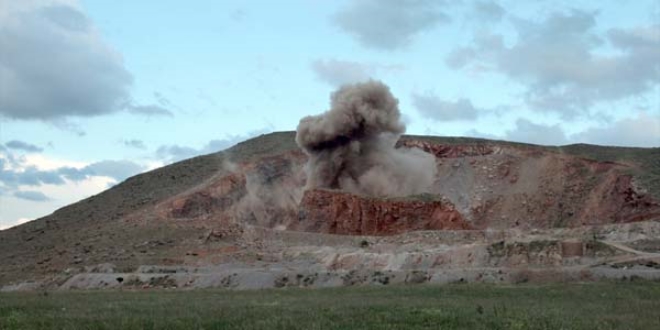 Valilik yakınında yakalanan bomba yüklü araç imha edildi