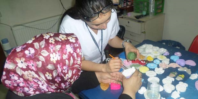 Ruh sa�l�klar� i�in el becerilerini geli�tiriyorlar