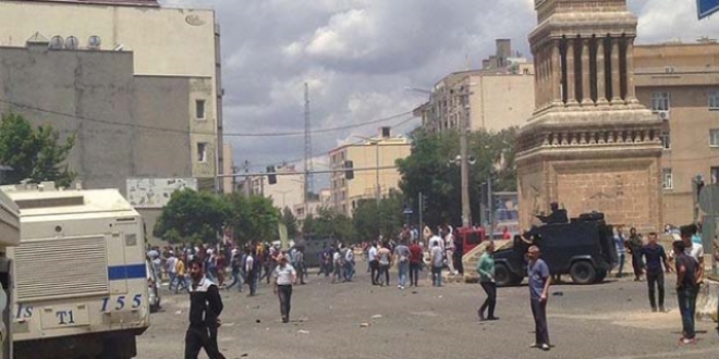 Midyat'ta bombalı araçla saldırı: 3 şehit