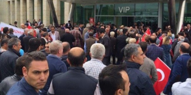 CHP'lilerden Kılıçdaroğlu'na destek karşılaması