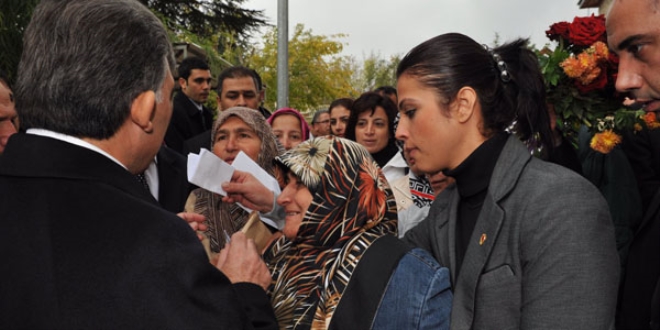 Abdullah Gül'den şehit koruma polis için taziye mesajı