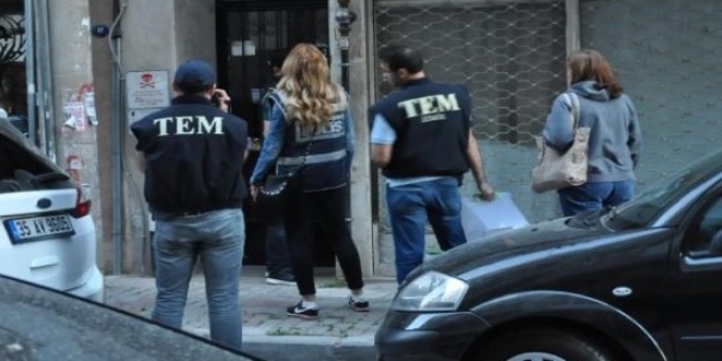 İzmir'de FETÖ/PDY operasyonu: 18 gözaltı