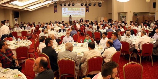 Diyarbakır'da 'Polis Halk Buluşması İftar Yemeği'