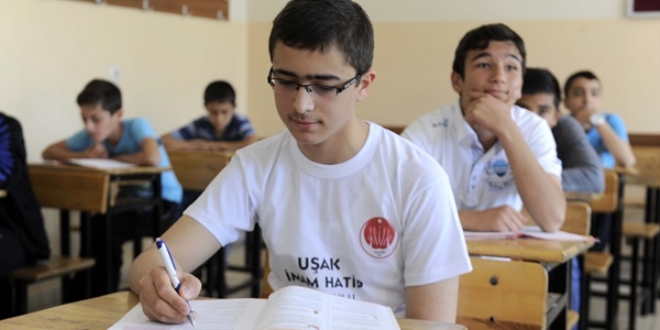 TEOG birincisi imam hatip okullar�n�n gururu oldu
