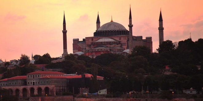 'Ayasofya'nın kullanımı Türkiye'nin meselesi'