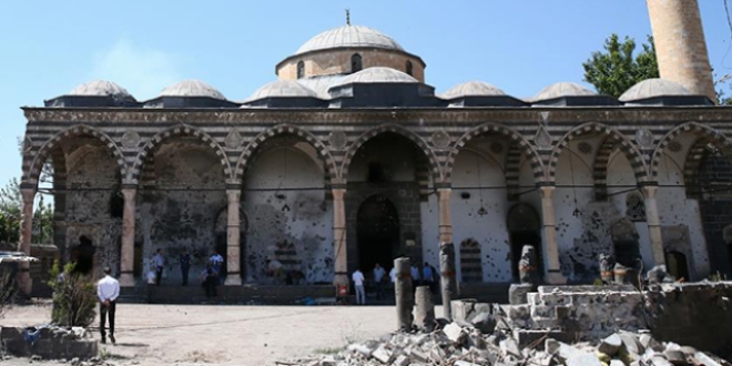 'Terörün camileri hedef alması utanç vesilesidir'