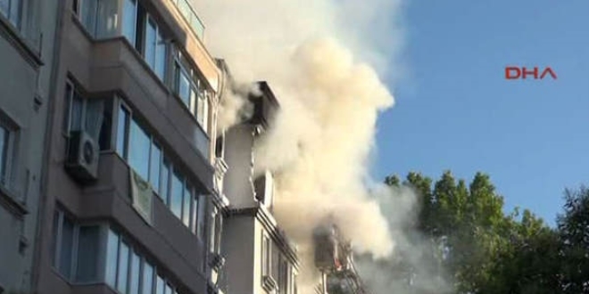 Cihangir'de patlama: 1 ki�i �ld�