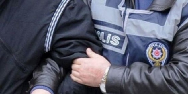 Emekli öğretmen gözaltına alındı