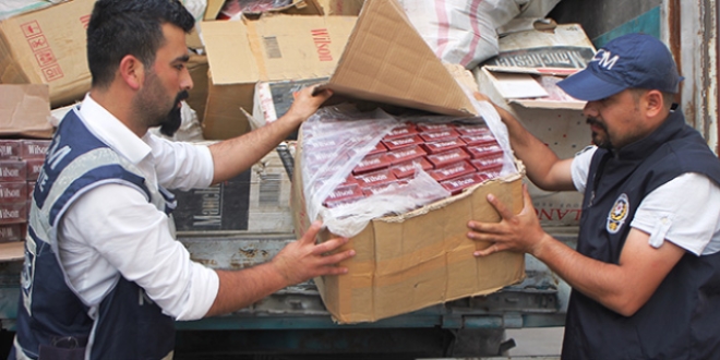 Bir tırda 352 bin paket kaçak sigara ele geçirildi