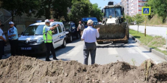 Samsun'da yol kapatmaya 412 lira para cezası