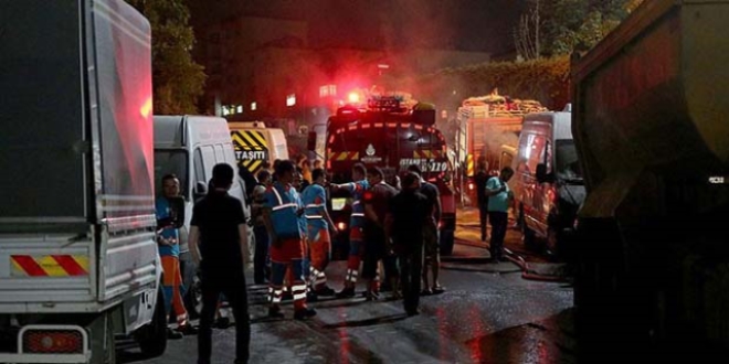 �stanbul'da 10 ara� kundakland�