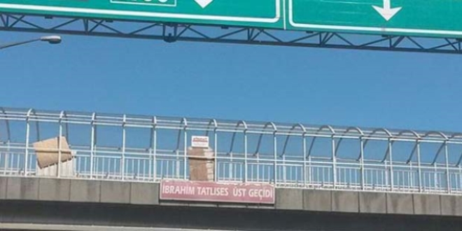 �stanbul'da �brahim Tatl�ses �st ge�idi y�k�l�yor