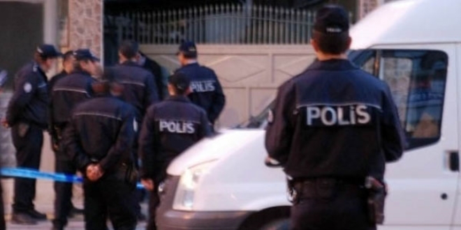 Kocaeli'de lise öğrencisi evinde ölü bulundu