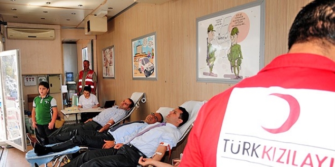 Kızılay ilk 5 ayda kan bağışı hedefini aştı
