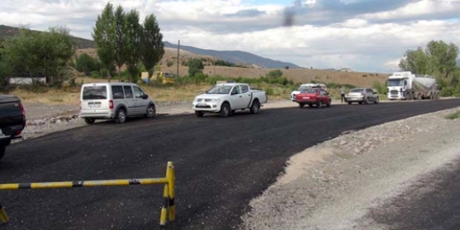 Yol kesen PKK'llar kamyon ofrn ldrd