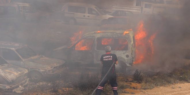 Otoparkta ��kan yang�nda yakla��k 70 ara� hasar g�rd�