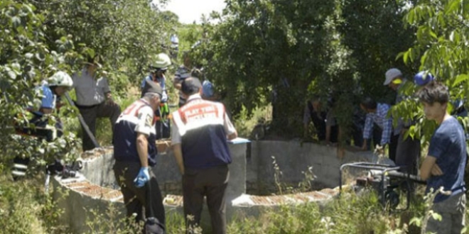 Ya�l� kad�n su kuyusunda �l� bulundu