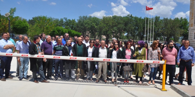 Uşak'ta avukatlarla Başsavcılık arasında otopark krizi