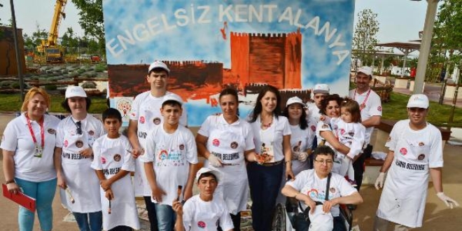 Üniversiteliler görme engellilerle EXPO 2016'da buluştu