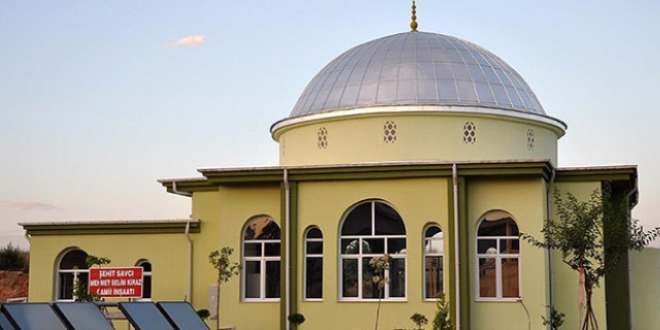 Şehit savcı Kiraz adına yaptırılan cami ibadete açıldı
