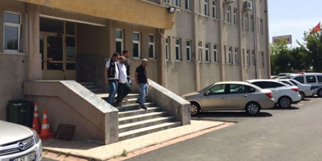 Öğretmenlerin de aralarında bulunduğu 20 kişi gözaltına alındı
