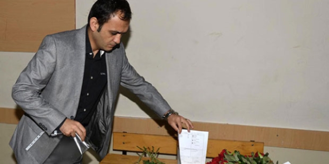 Yaşamını yitiren lise öğrencisinin karnesi okulda kaldı