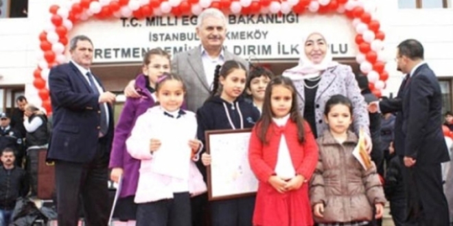 Öğretmen Semiha Yıldırım İlkokulu ilk mezunlarını verdi
