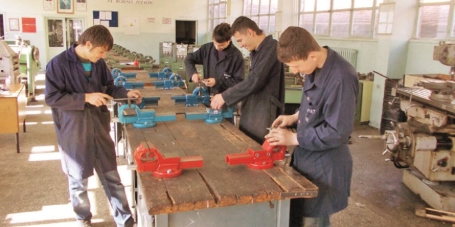 Meslek liselilere 150 bin liralık 'karne' hediyesi