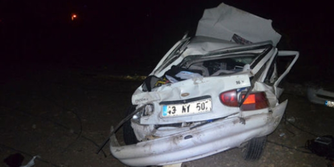 Manisa'da otomobil şarampole devrildi: 2 ölü, 1'i çocuk 2 yaralı