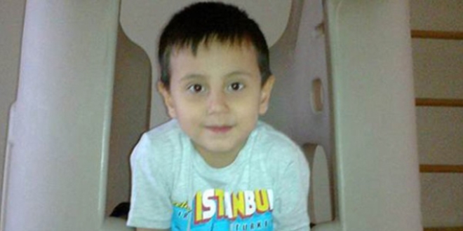 Servis arac�n�n �arpt��� bisikletteki 7 ya��ndaki Musa �ld�