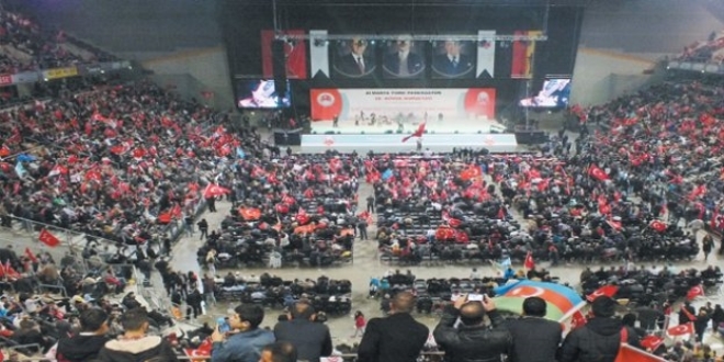 MHP'de S�re� yine kar��acak