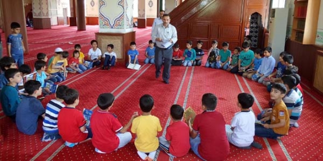 Güneydoğu'daki camiler çocuk sesleri ile şenlendi