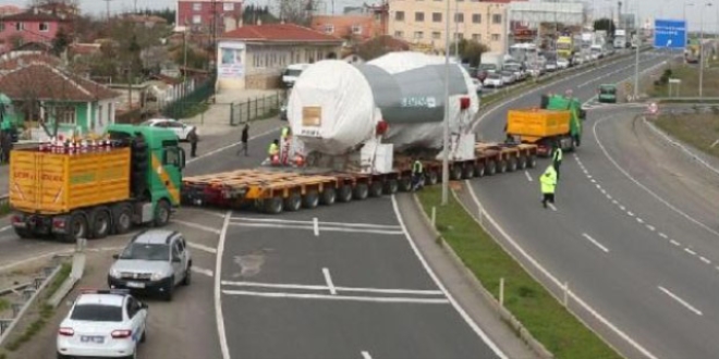 480 tonluk doalgaz trbini 240 tekerlekli trla tanyor