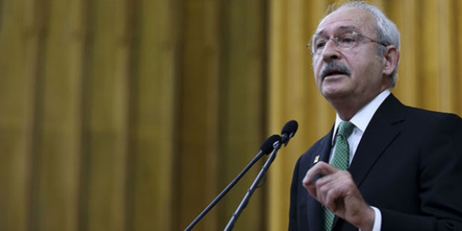 CHP'lilerden 'bro��re' kar�� 'kitap��k'