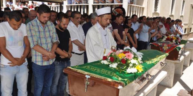 MHP'li ba�kan yard�mc�s� ve e�i topra�a verildi