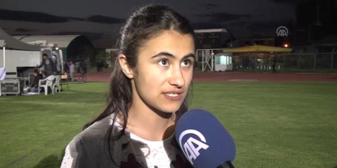 Başbakan Yıldırım'dan Ağrılı öğrenciye burs müjdesi