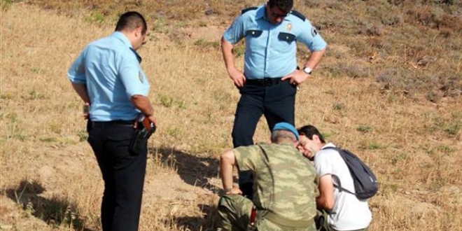 Bozcaada'da patlamamış top mermisi bulundu