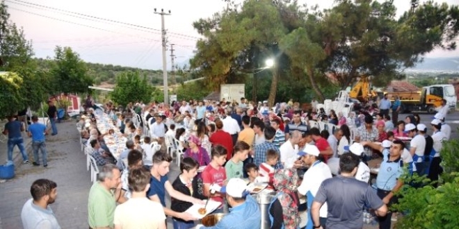 Zengin ile fakir aynı sofrada buluşuyor