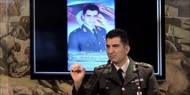 Şehitler için duygusal anma töreni